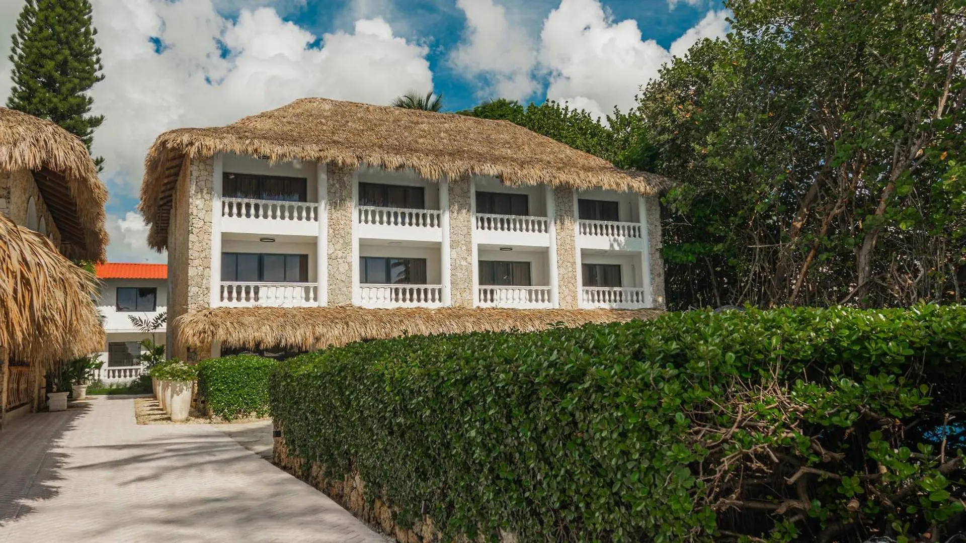 Tribe Resort 瓜亚卡内斯